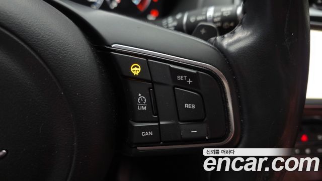 Jaguar F-PACE 2017 — photo 17