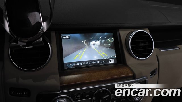 Land Rover Discovery 2016 — photo 15