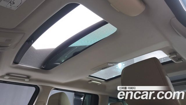 Land Rover Discovery 2016 — photo 19