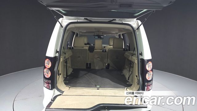 Land Rover Discovery 2016 — photo 20