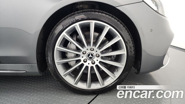 Mercedes-Benz S-Class 2020 — photo 5