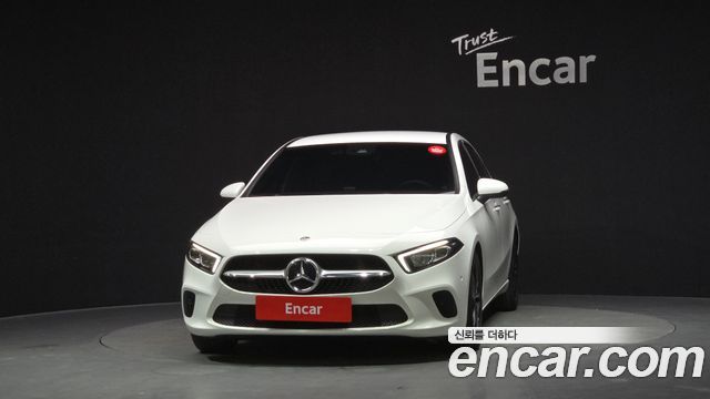 Mercedes-Benz A-Class 2023 — photo 3