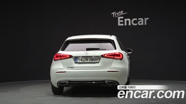 Mercedes-Benz A-Class 2023 — photo 4