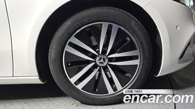 Mercedes-Benz A-Class 2023 — photo 5
