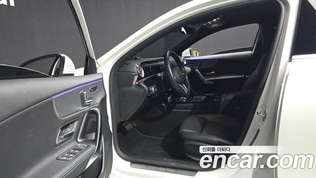 Mercedes-Benz A-Class 2023 — photo 10