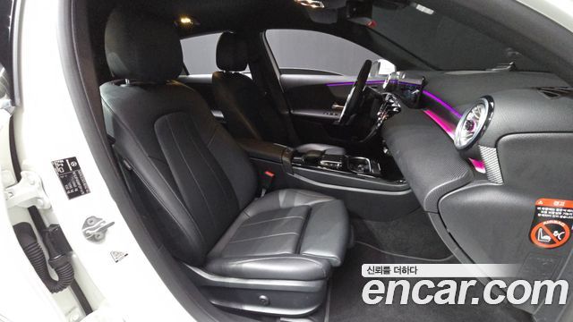 Mercedes-Benz A-Class 2023 — photo 11