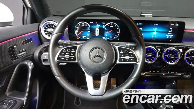 Mercedes-Benz A-Class 2023 — photo 13