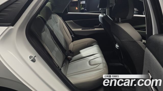 Hyundai AVANTE 2021 — photo 12