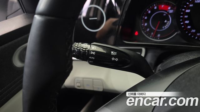 Hyundai AVANTE 2021 — photo 17