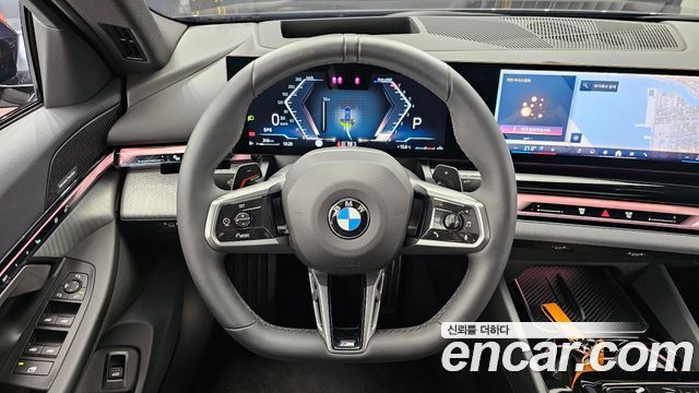 BMW 5-Series 2025 — photo 13