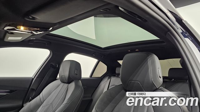 BMW 5-Series 2025 — photo 18