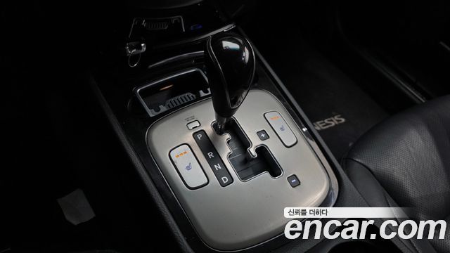 Hyundai Genesis 2012 — photo 9