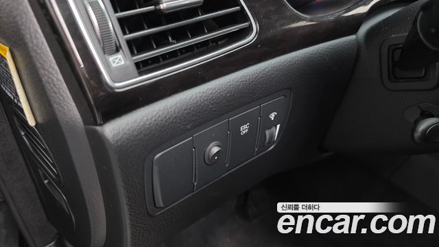 Hyundai Genesis 2012 — photo 18