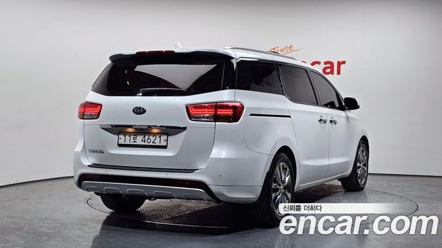 Kia Canival 2016 — photo 2