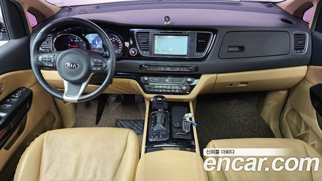 Kia Canival 2016 — photo 7