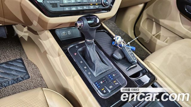 Kia Canival 2016 — photo 9