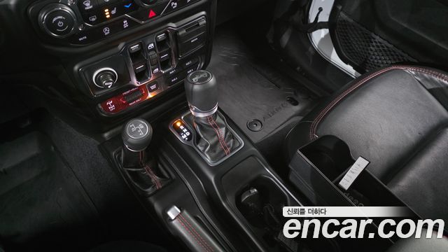Jeep Wrangler 2019 — photo 9