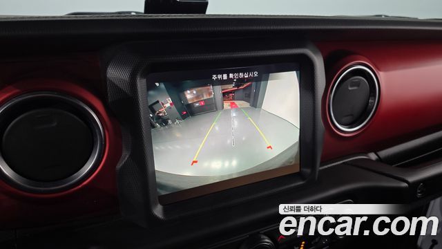 Jeep Wrangler 2019 — photo 16