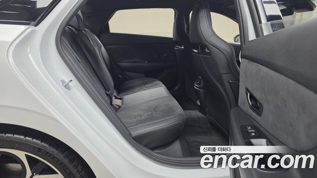 Hyundai AVANTE 2025 — photo 12