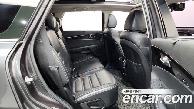 Kia Sorento 2019 — photo 12
