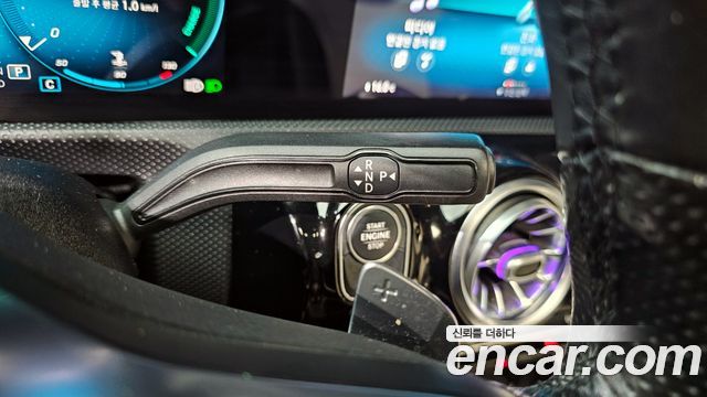 Mercedes-Benz CLA-Class 2020 — photo 9