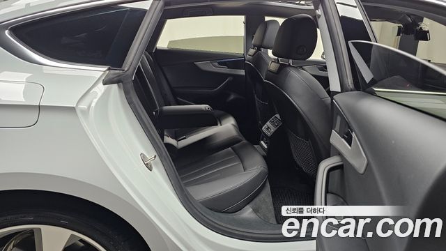 Audi A5 2021 — photo 12