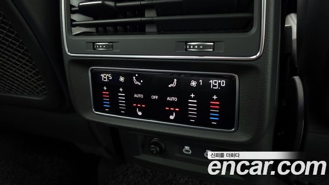Audi Q7 2022 — photo 17