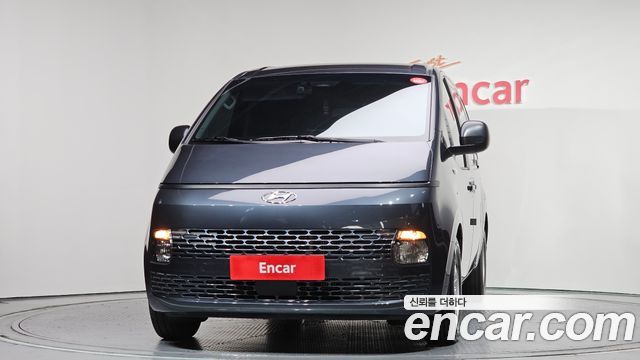 Hyundai Staria 2024 — photo 3