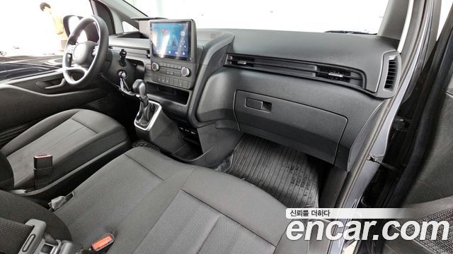 Hyundai Staria 2024 — photo 7