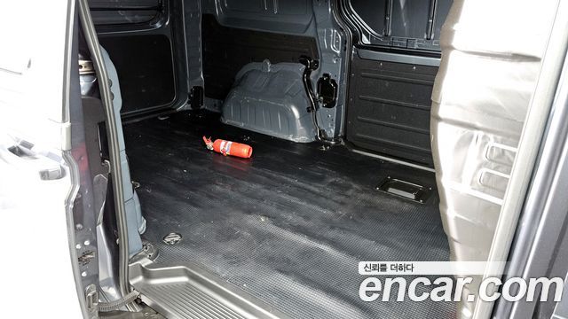 Hyundai Staria 2024 — photo 12