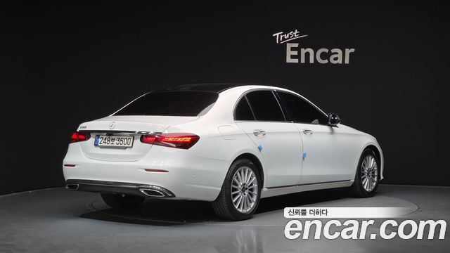 Mercedes-Benz E-Class 2021 — photo 2