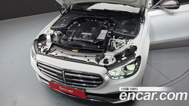 Mercedes-Benz E-Class 2021 — photo 6