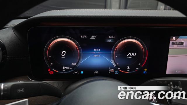 Mercedes-Benz E-Class 2021 — photo 8