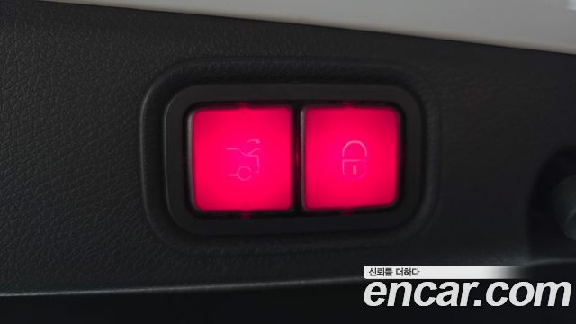 Mercedes-Benz E-Class 2021 — photo 19