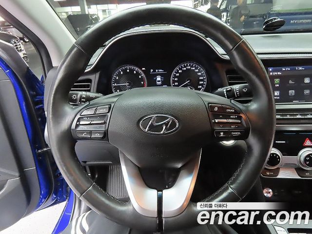 Hyundai AVANTE 2019 — photo 11