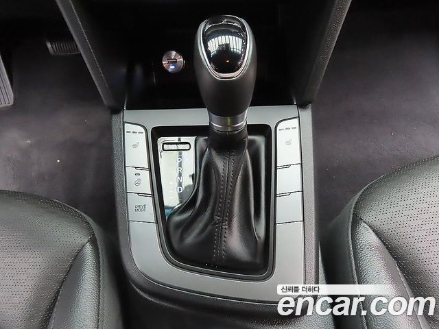 Hyundai AVANTE 2019 — photo 12