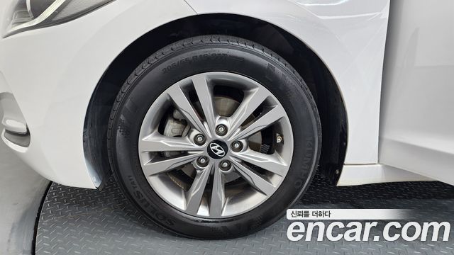 Hyundai AVANTE 2017 — photo 5
