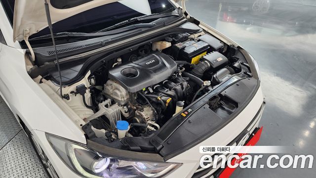 Hyundai AVANTE 2017 — photo 6