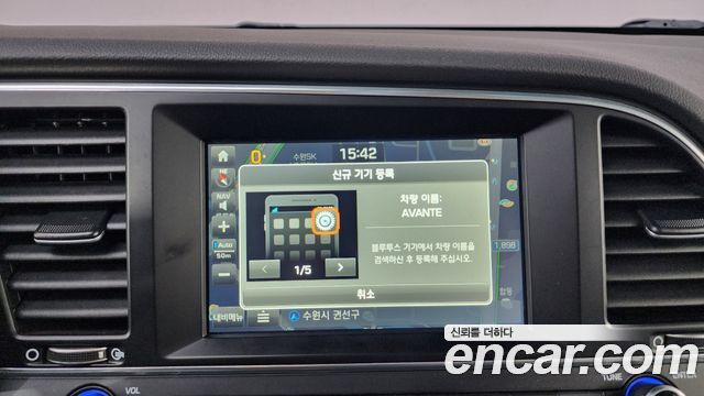 Hyundai AVANTE 2017 — photo 16