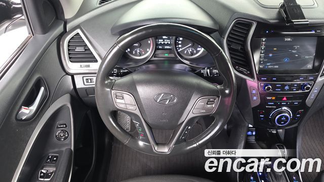 Hyundai Santafe 2018 — photo 13