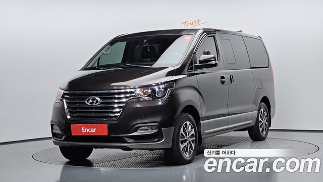 Hyundai Starex 2019 — photo 1