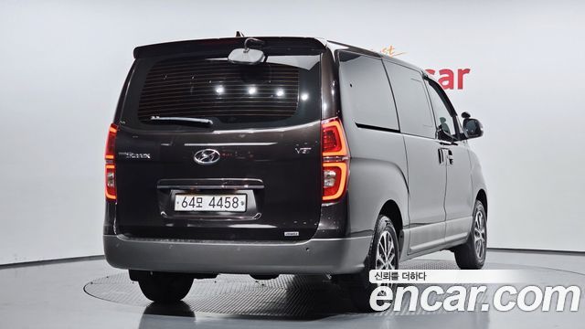 Hyundai Starex 2019 — photo 2