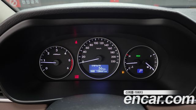 Hyundai Starex 2019 — photo 8