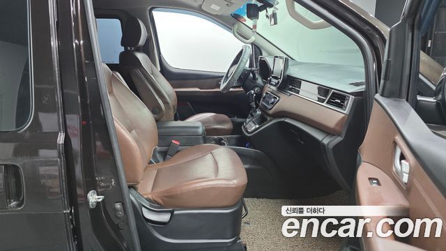 Hyundai Starex 2019 — photo 10