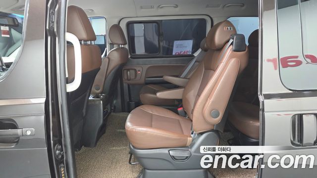 Hyundai Starex 2019 — photo 12