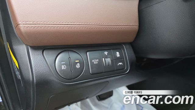 Hyundai Starex 2019 — photo 16