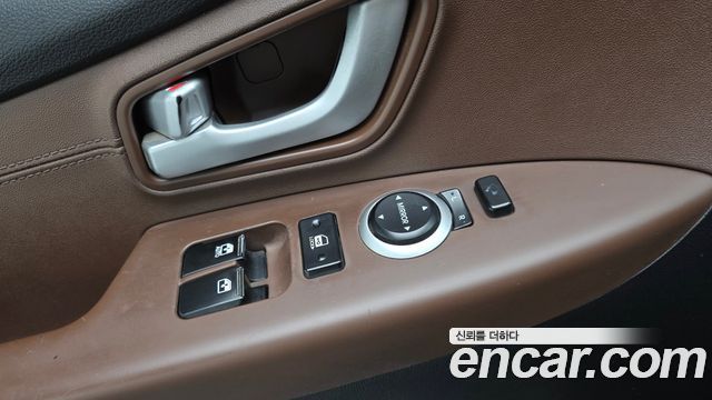 Hyundai Starex 2019 — photo 17
