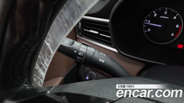 Hyundai Starex 2019 — photo 18