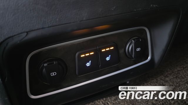 Hyundai Starex 2019 — photo 19