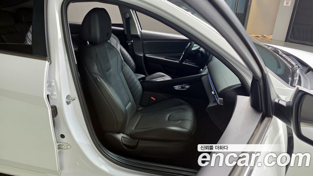Hyundai AVANTE 2021 — photo 12
